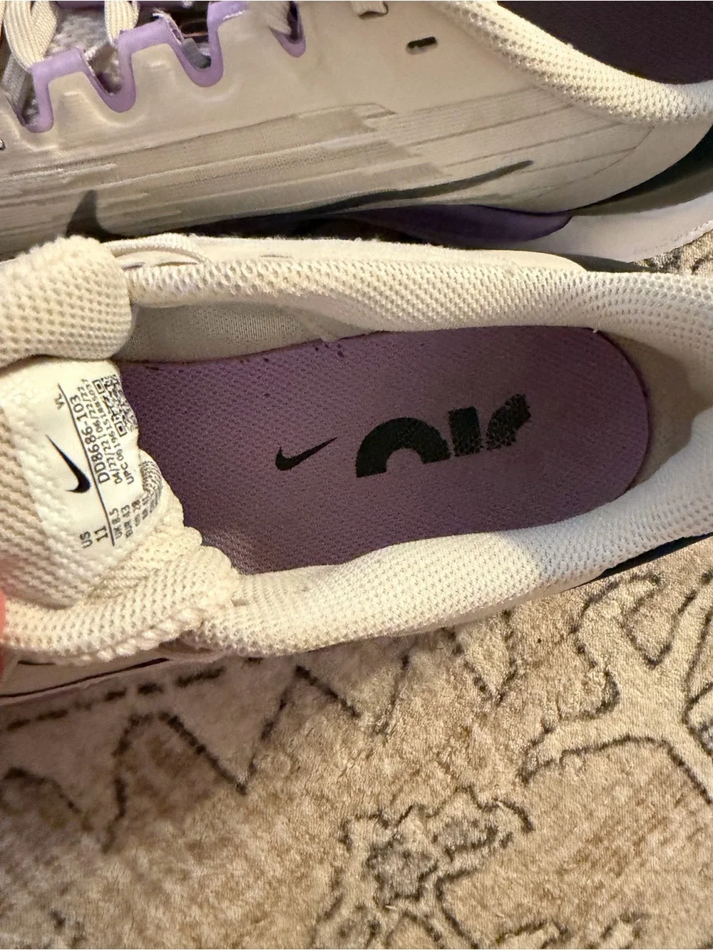 Nike Women’s White & Lavender Running Shoes